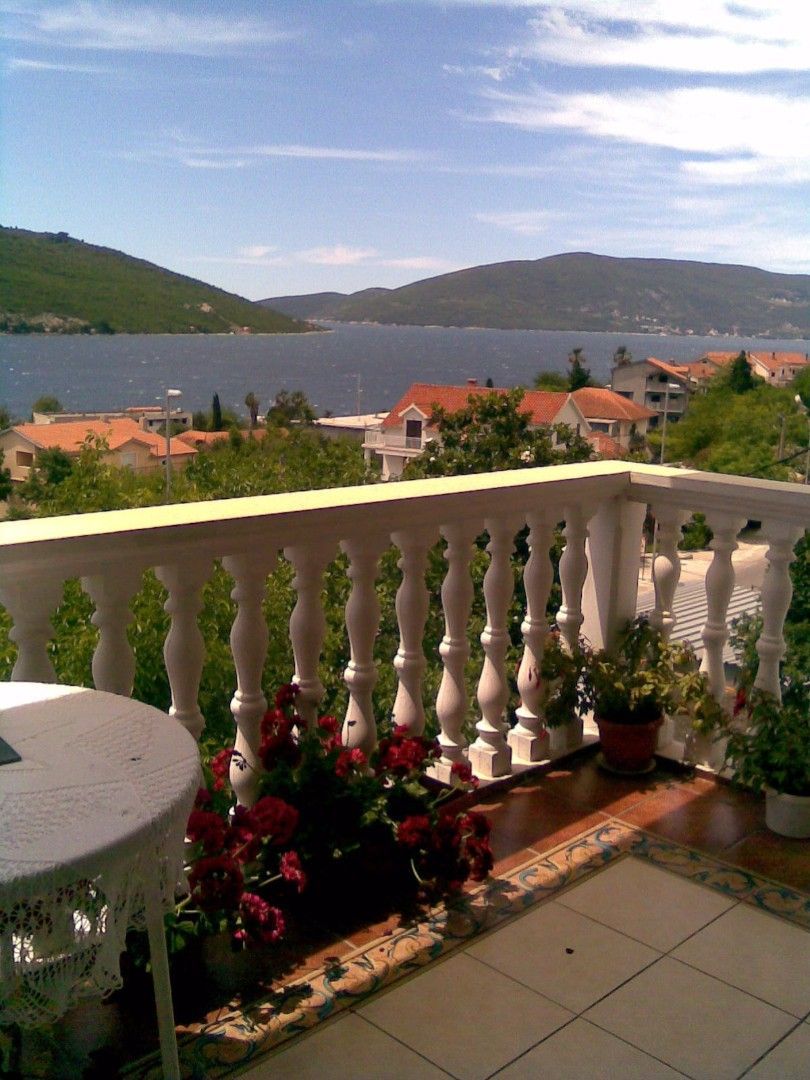 Haus in Kumbor, Montenegro, 205 m² - Foto 2