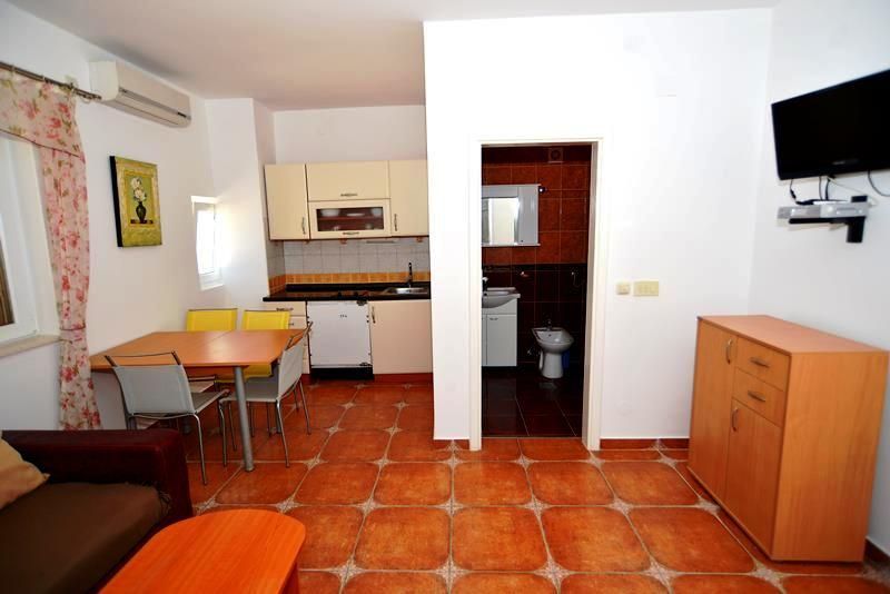 Villa in Kumbor, Montenegro, 300 m² - picture 9