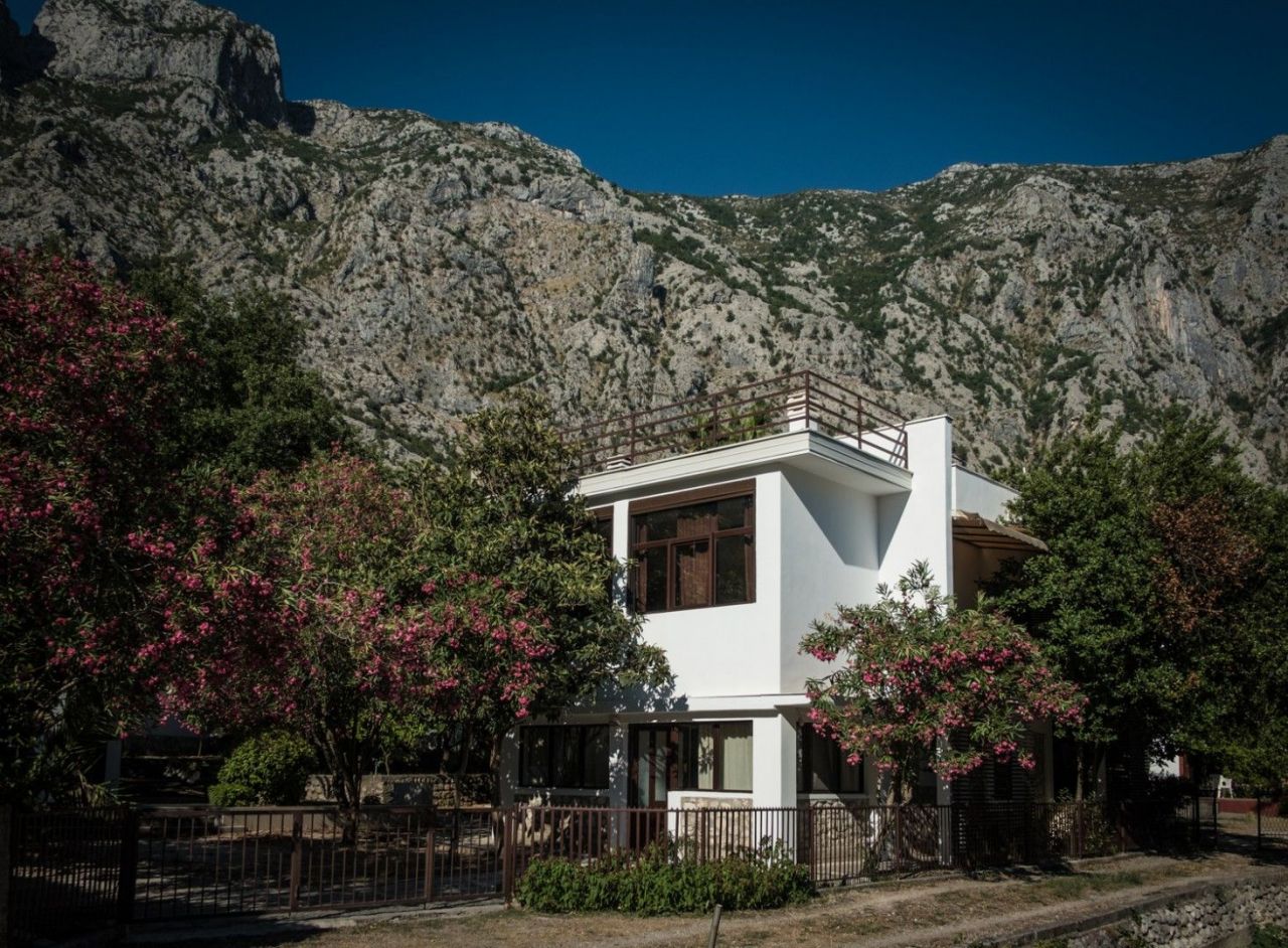 Villa in Orahovac, Montenegro, 350 m² - picture 11