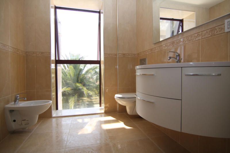 Villa in Lastva, Montenegro, 234 m² - picture 10