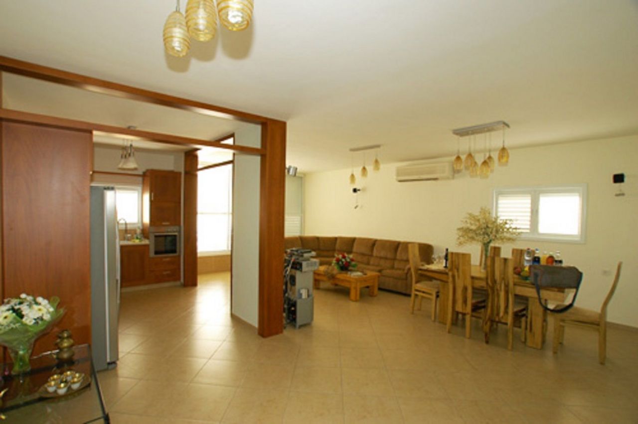 Appartement à Netanya, Israël, 100 m² - image 1