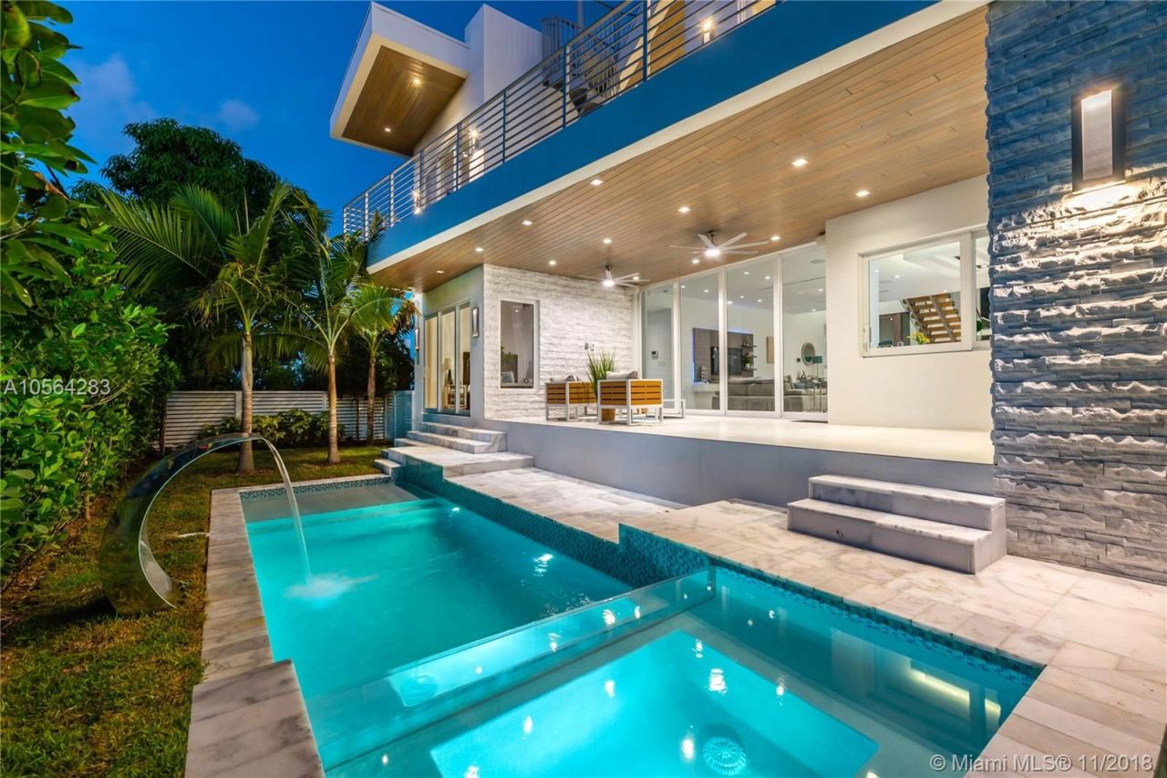 Villa in Miami, USA, 320 m² - Foto 1