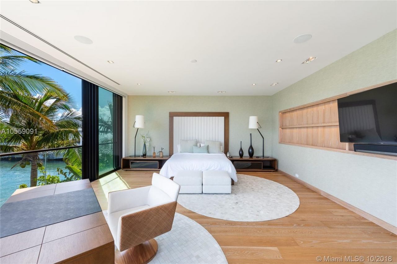 Villa à Miami, États-Unis, 650 m² - image 7