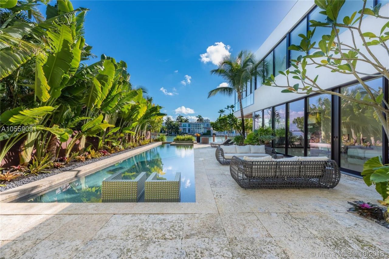 Villa à Miami, États-Unis, 650 m² - image 4