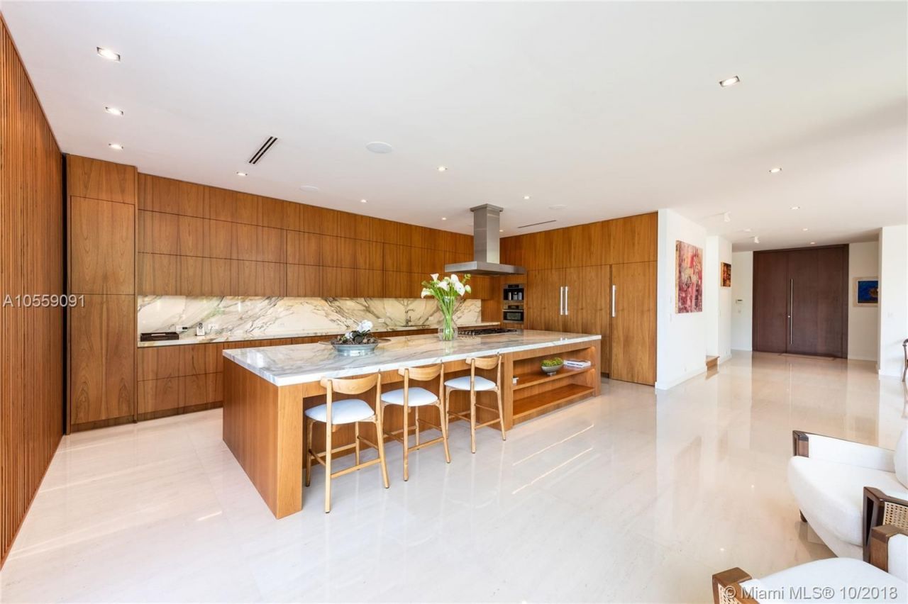 Villa à Miami, États-Unis, 650 m² - image 11