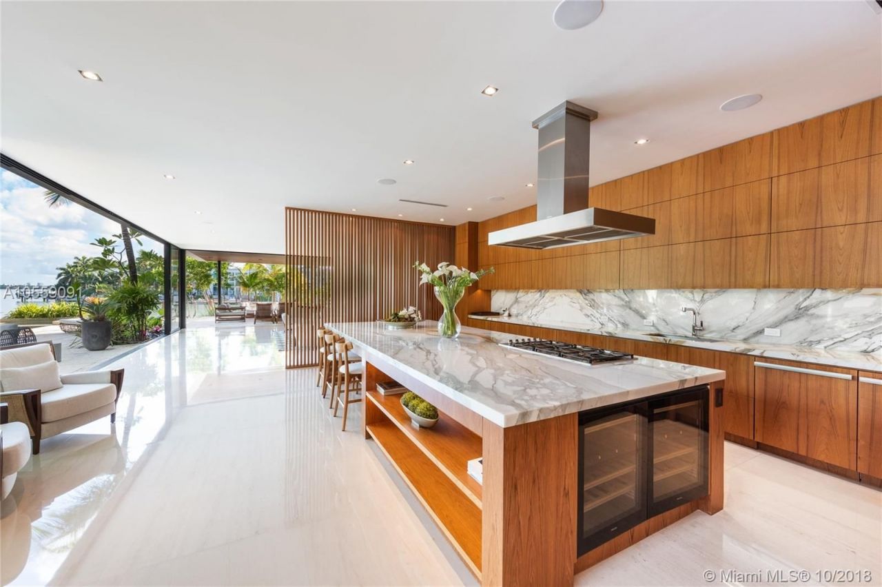 Villa à Miami, États-Unis, 650 m² - image 12