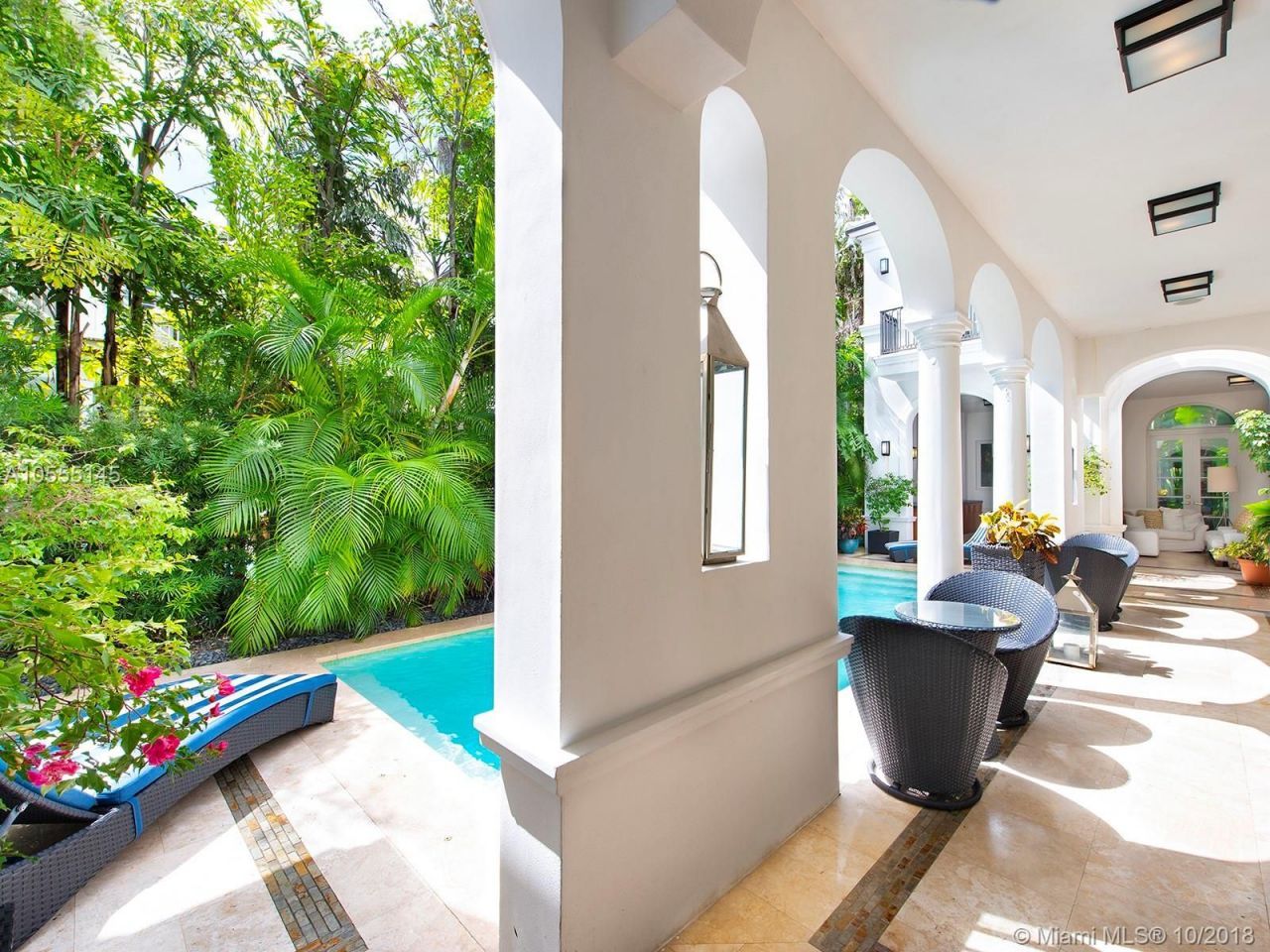 Villa en Miami, Estados Unidos, 330 m² - imagen 3