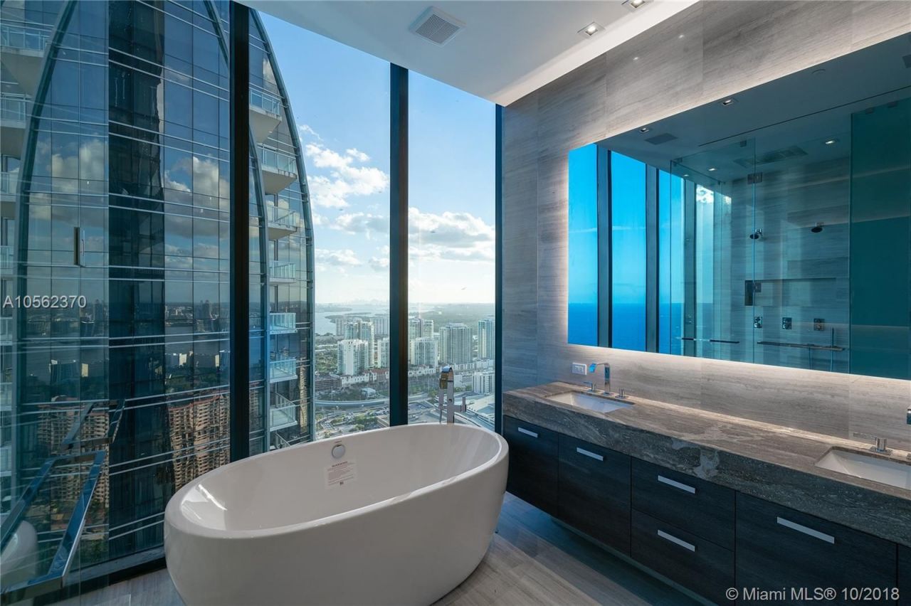 Apartment in Miami, USA, 230 m² - picture 1