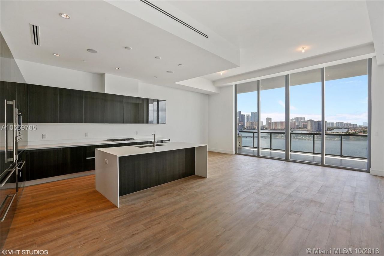 Ático en Miami, Estados Unidos, 270 m² - imagen 18