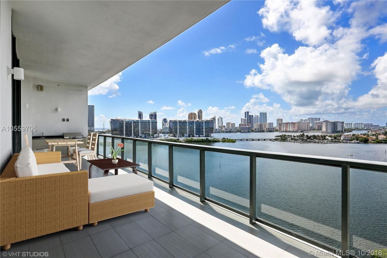Ático en Miami, Estados Unidos, 270 m² - imagen 3