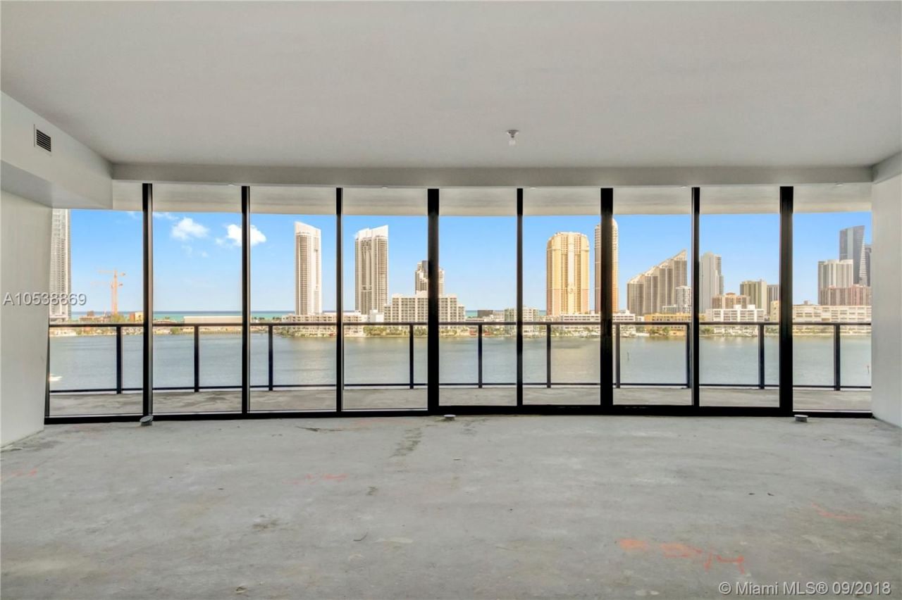 Apartment in Miami, USA, 450 m² - picture 1