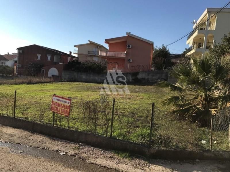 Land in Bar, Montenegro, 690 m² - picture 4