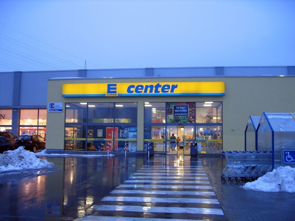 Tienda en Neustadt, Alemania, 6 000 m² - imagen 1