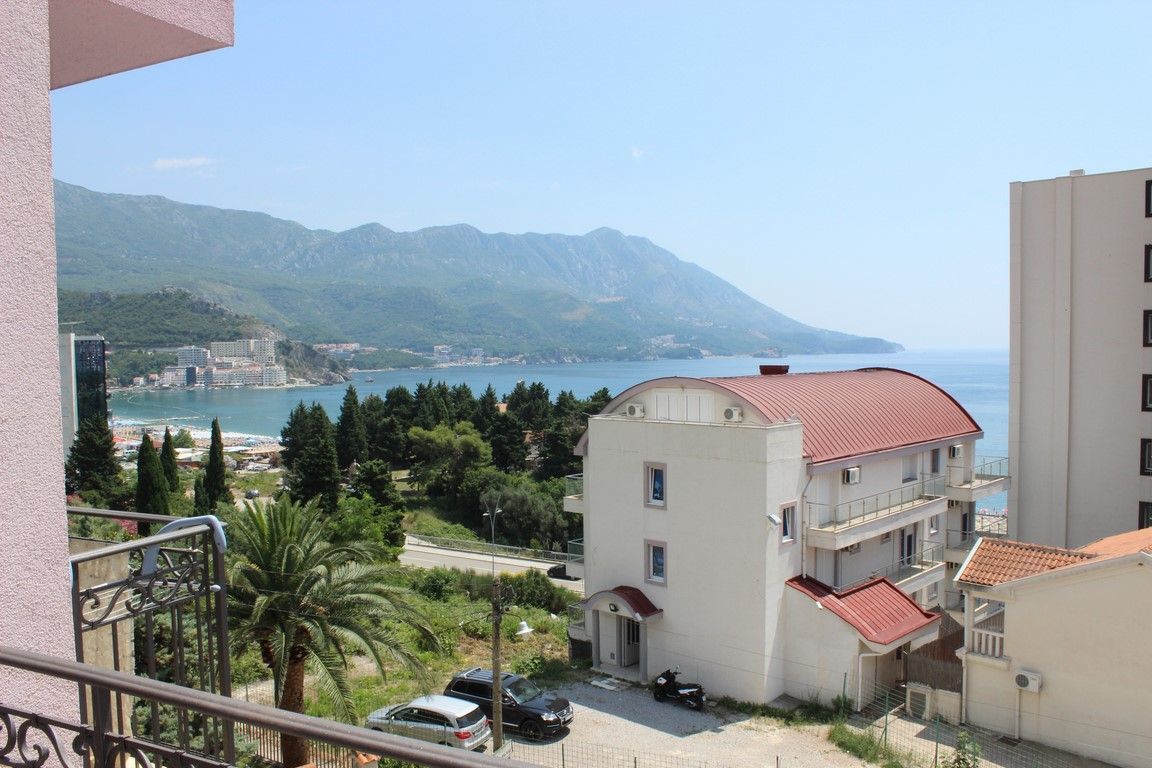 Flat in Becici, Montenegro, 47 m² - picture 1