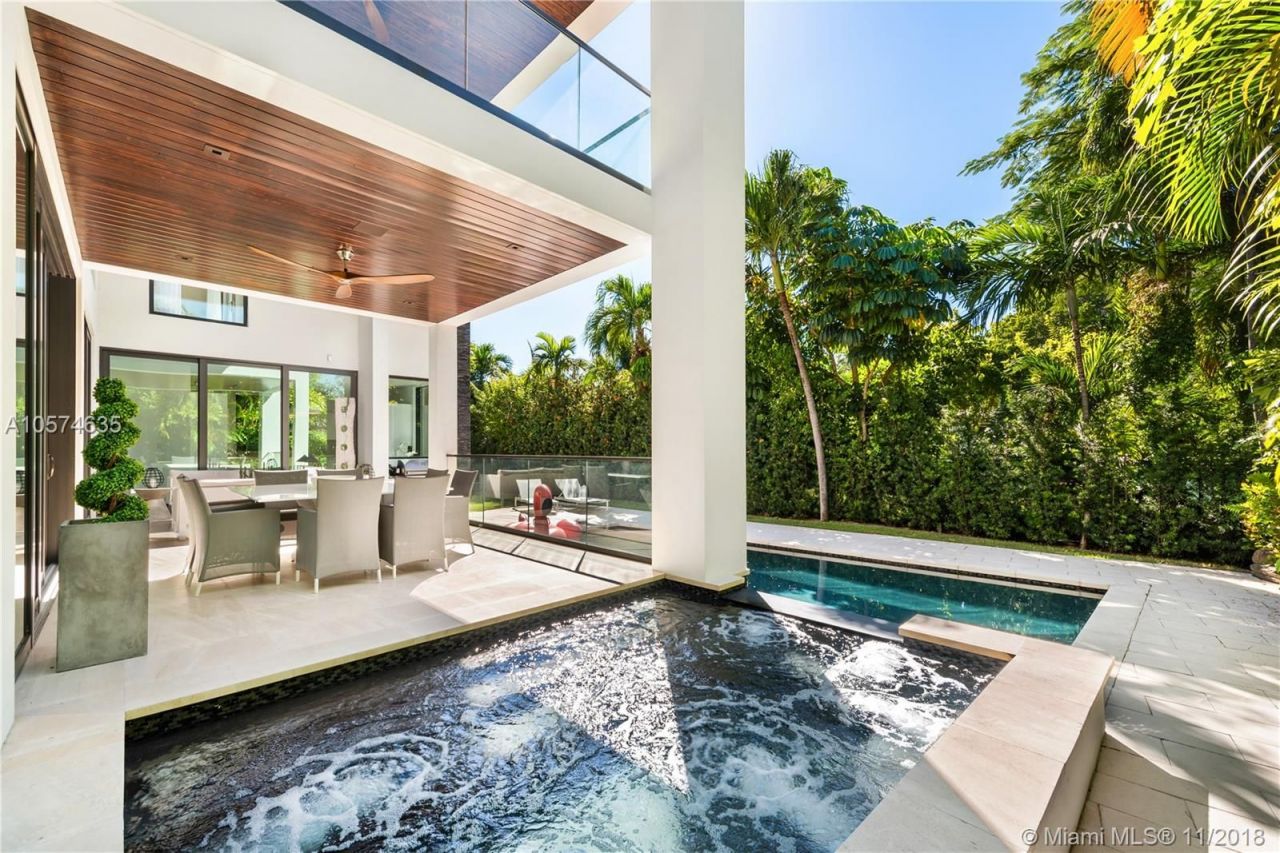 Villa en Miami, Estados Unidos, 600 m² - imagen 3