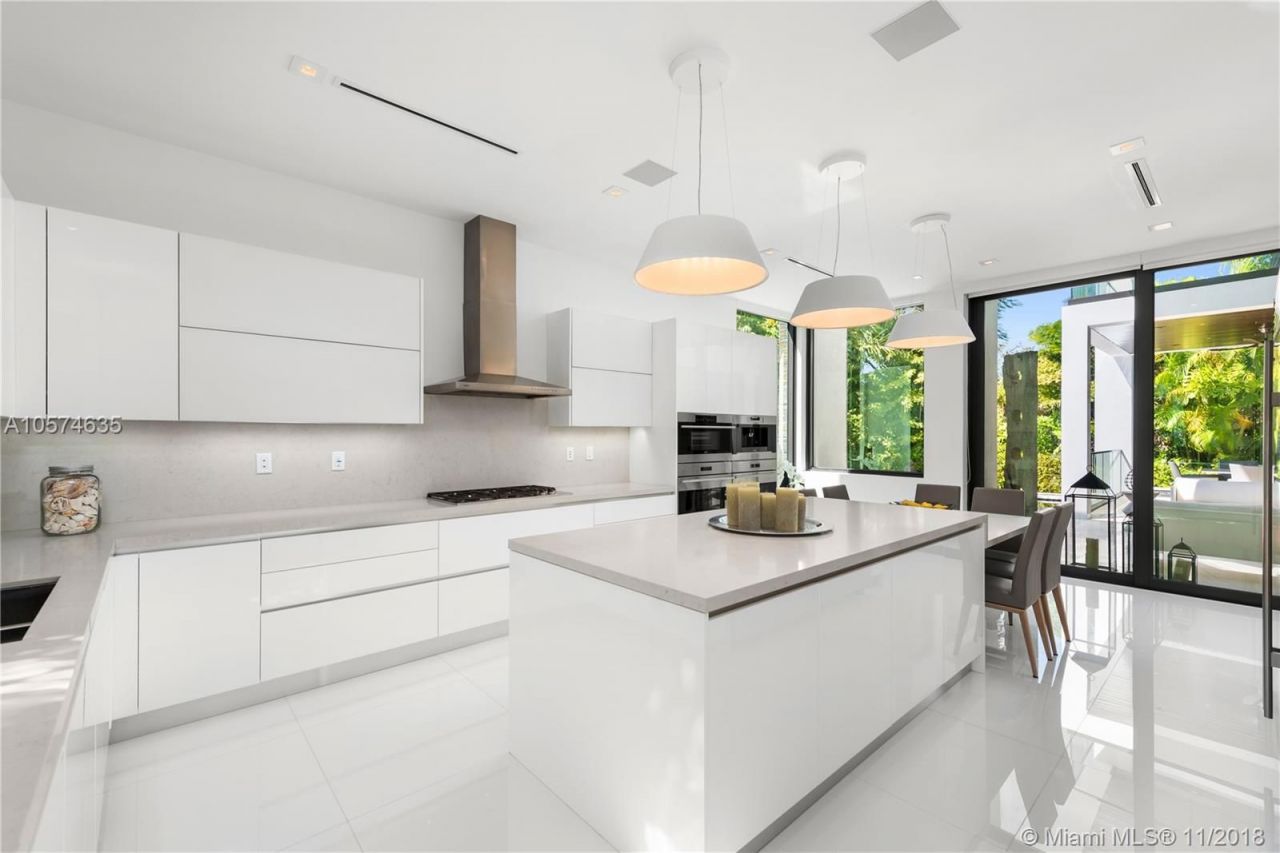 Villa en Miami, Estados Unidos, 600 m² - imagen 13