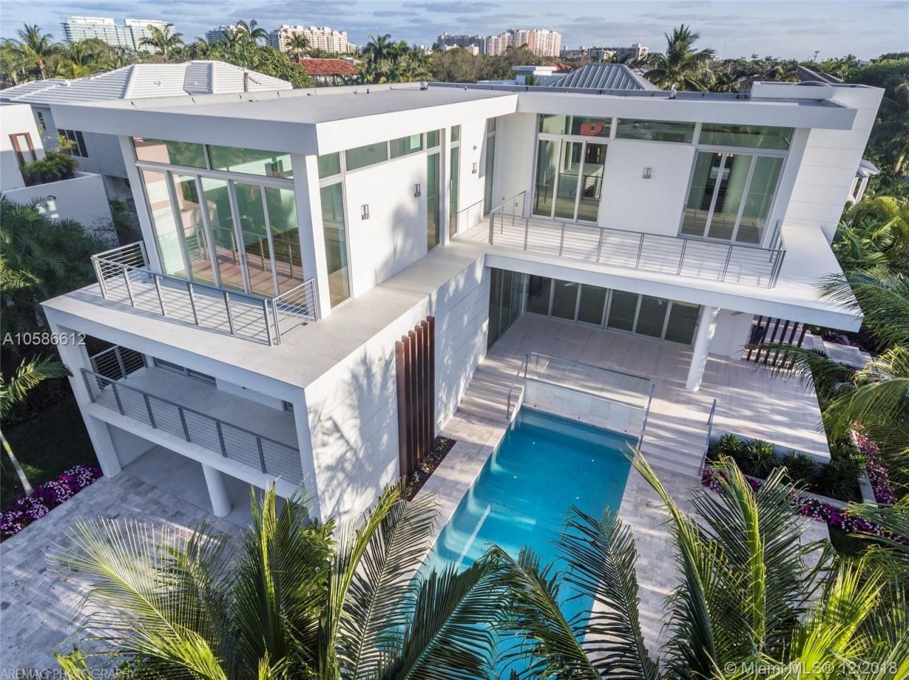 Villa in Miami, USA, 450 m² - Foto 1