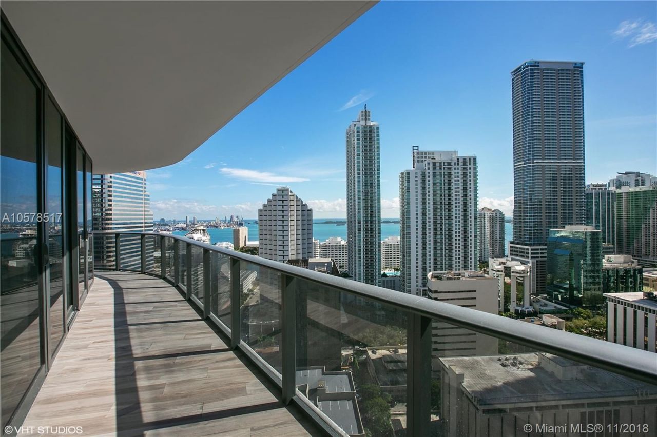 Apartment in Miami, USA, 150 m² - picture 1