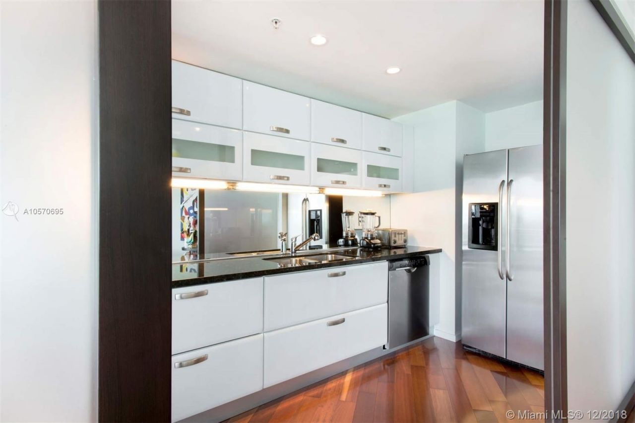 Apartment in Miami, USA, 140 m² - picture 16