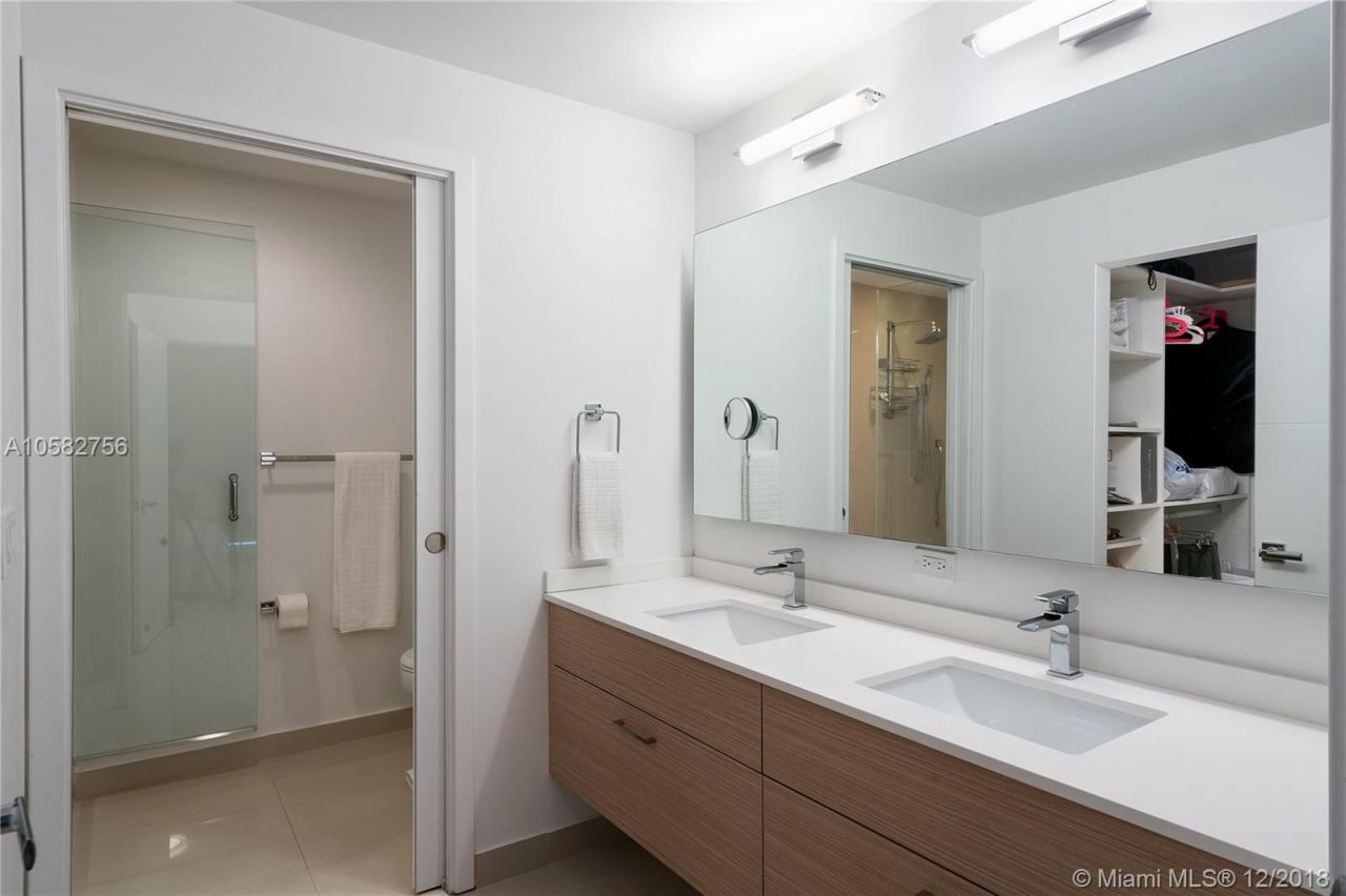 Apartment in Miami, USA, 150 m² - picture 4