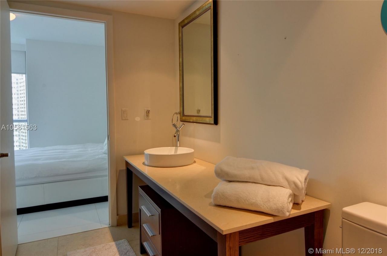 Apartment in Miami, USA, 130 m² - picture 10