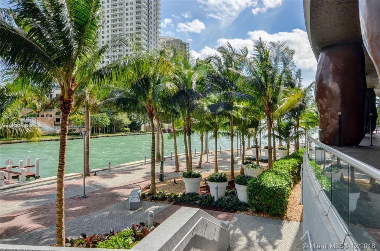 Apartment in Miami, USA, 130 m² - picture 2