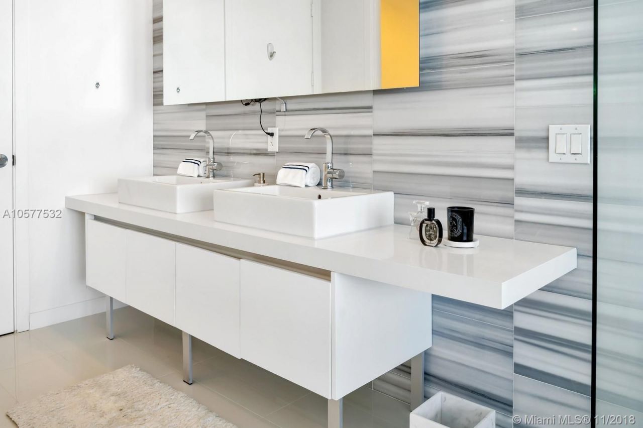 Apartamento en Miami, Estados Unidos, 140 m² - imagen 6