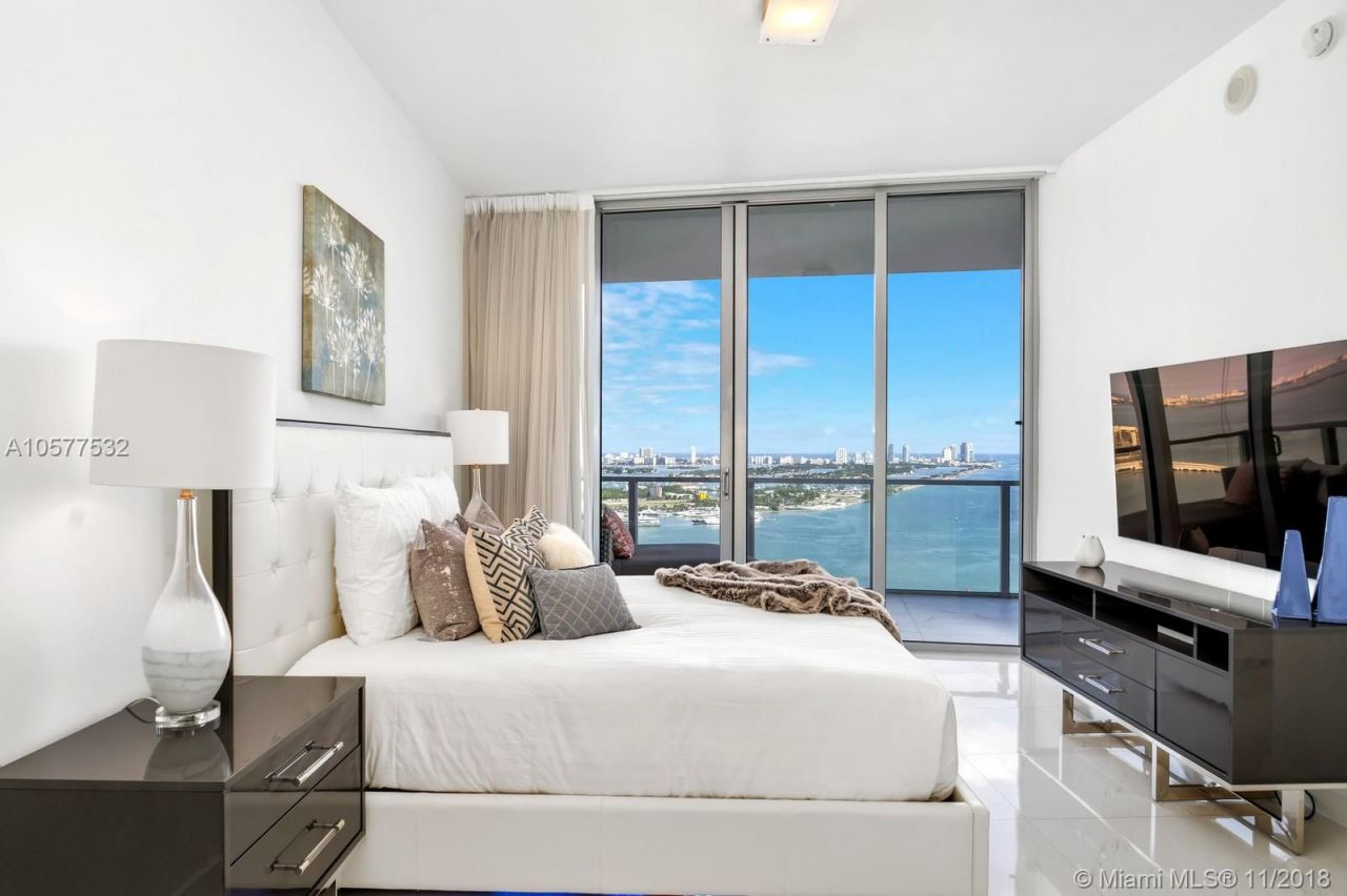 Apartamento en Miami, Estados Unidos, 140 m² - imagen 9