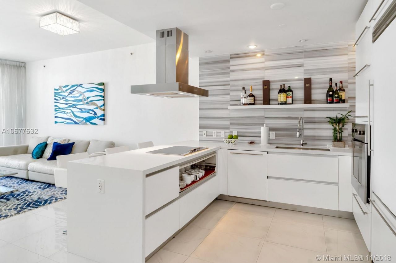 Apartamento en Miami, Estados Unidos, 140 m² - imagen 13