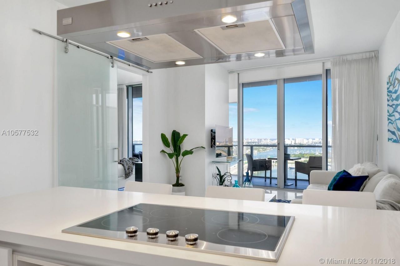 Apartamento en Miami, Estados Unidos, 140 m² - imagen 15
