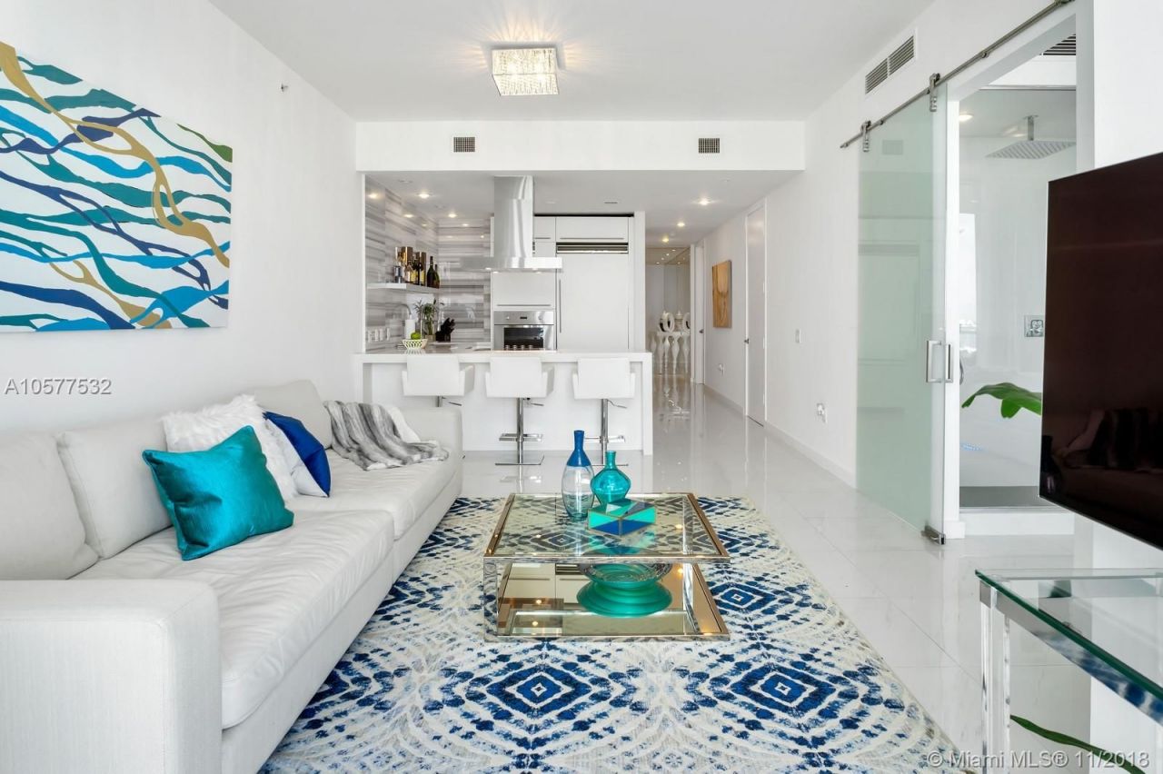 Apartamento en Miami, Estados Unidos, 140 m² - imagen 3