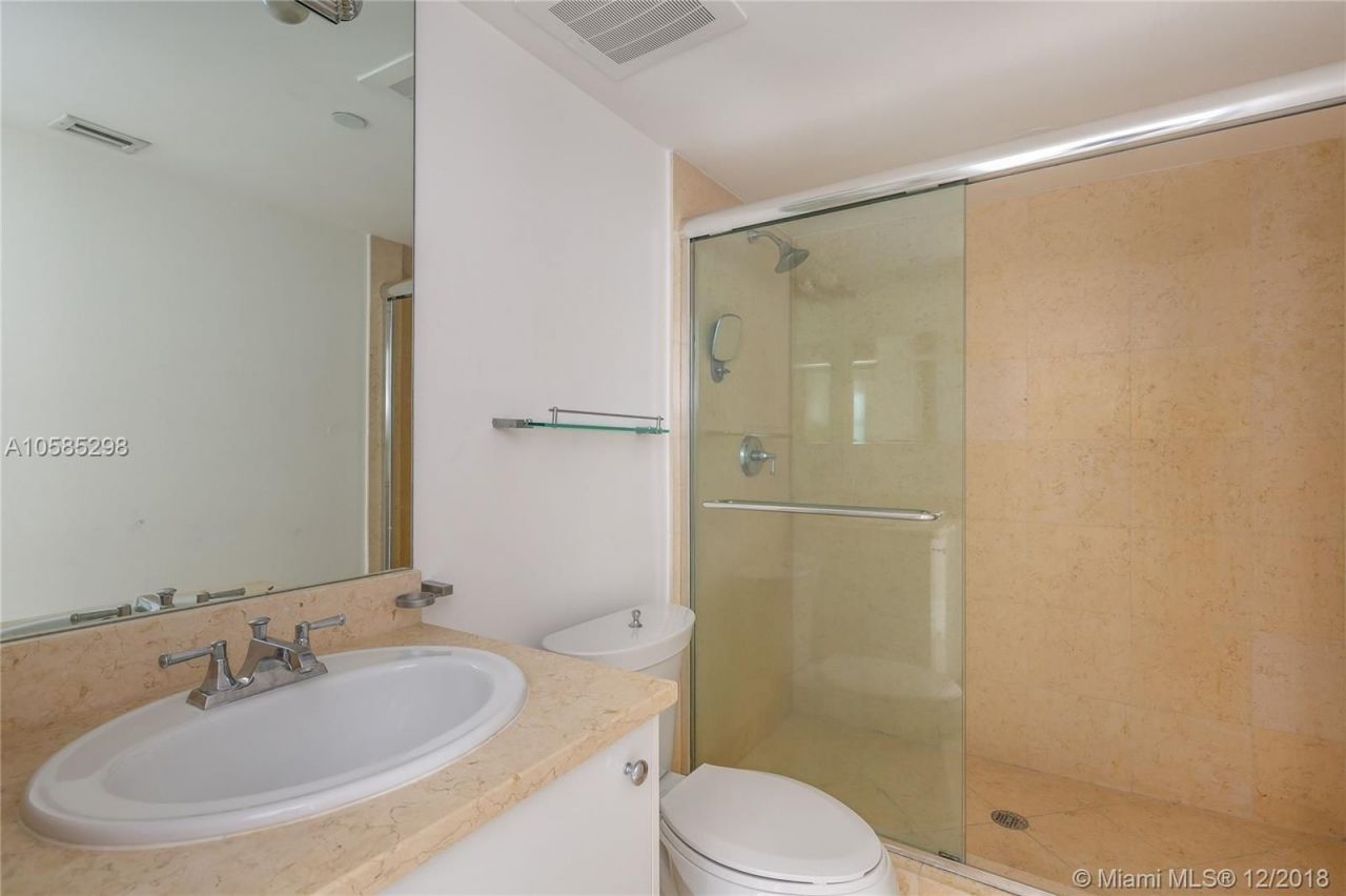 Apartment in Miami, USA, 130 m² - picture 8