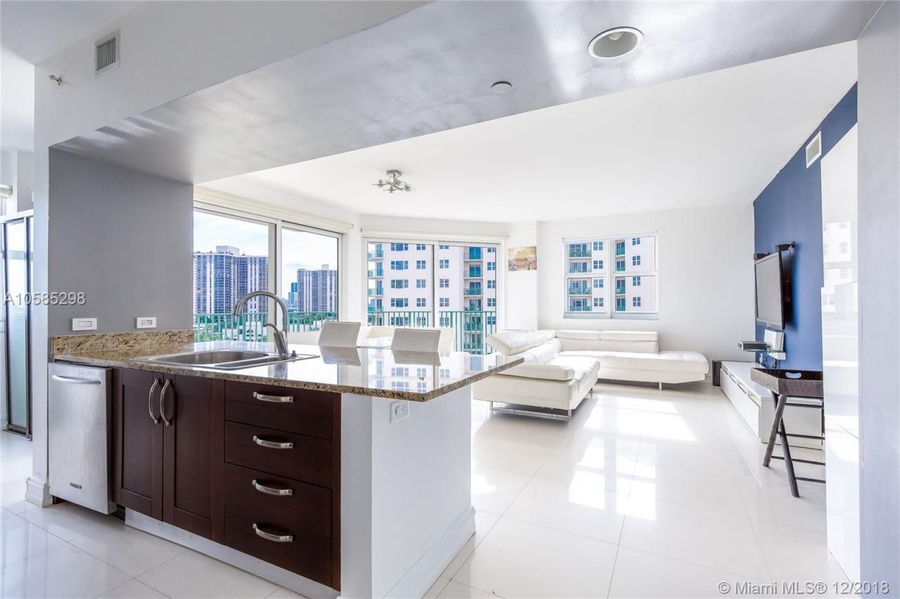 Apartment in Miami, USA, 130 m² - picture 2
