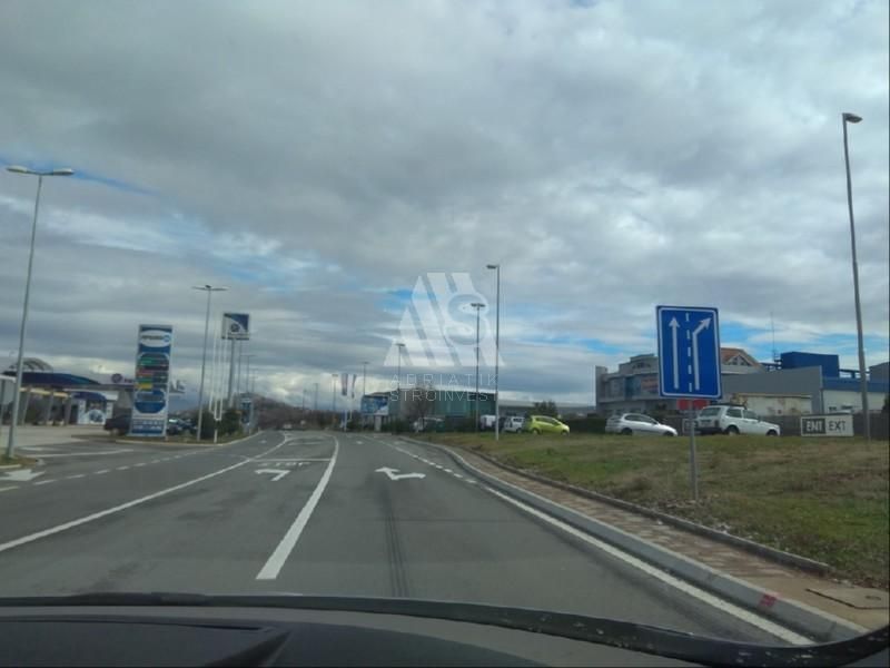 Land in Podgorica, Montenegro, 10 476 m² - picture 9