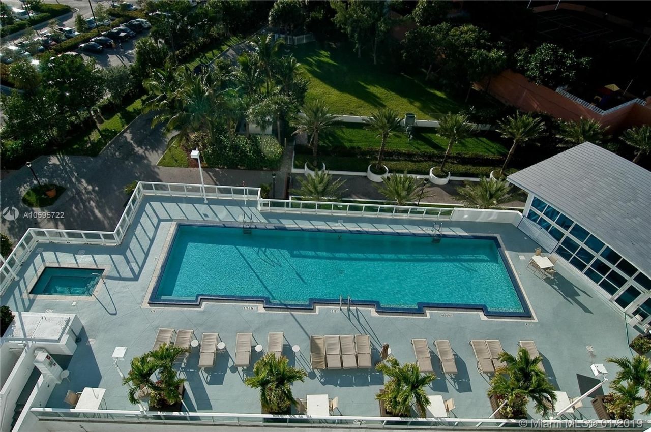 Flat in Miami, USA, 160 m² - picture 9