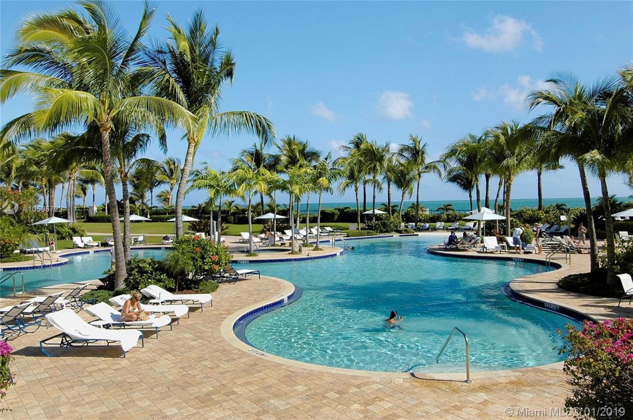 Flat in Miami, USA, 160 m² - picture 13