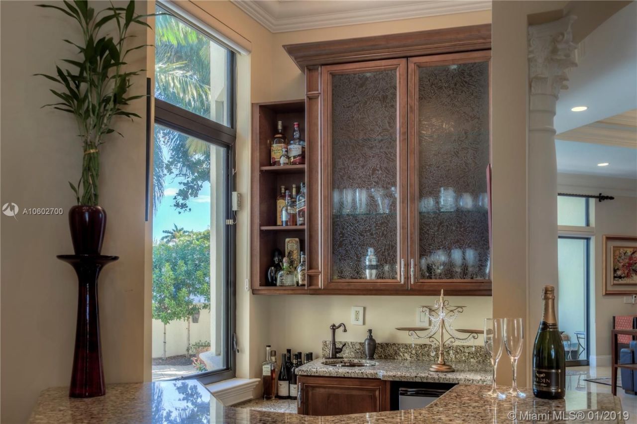 Villa à Miami, États-Unis, 540 m² - image 11