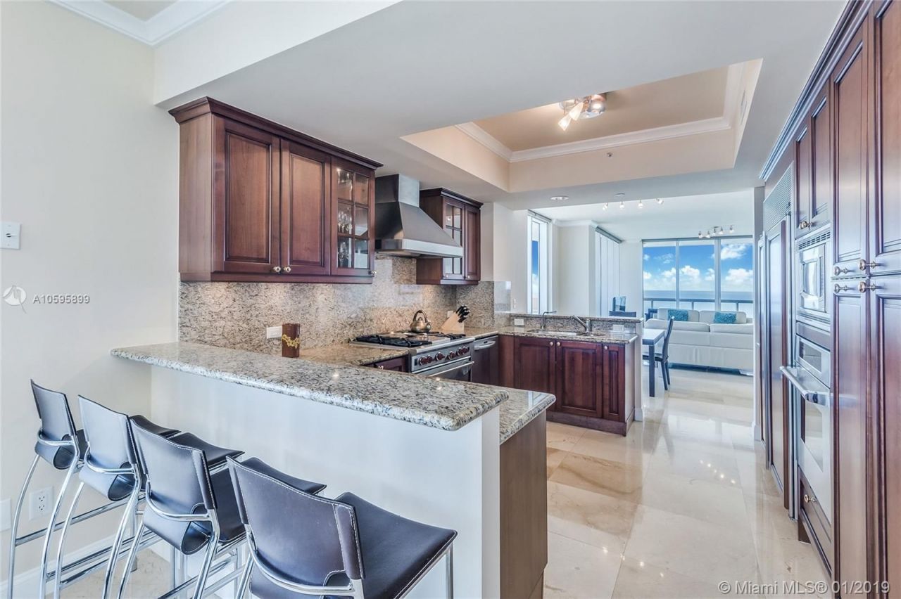 Piso en Miami, Estados Unidos, 250 m² - imagen 9