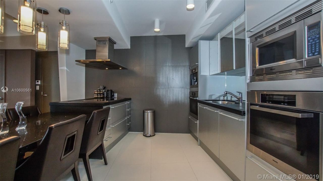 Flat in Miami, USA, 150 m² - picture 12