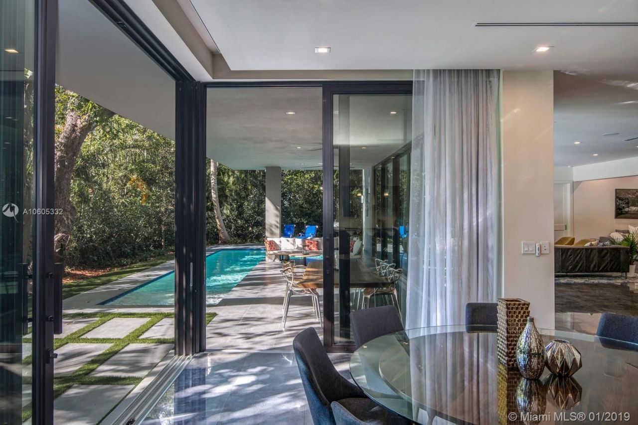 Villa en Miami, Estados Unidos, 600 m² - imagen 11