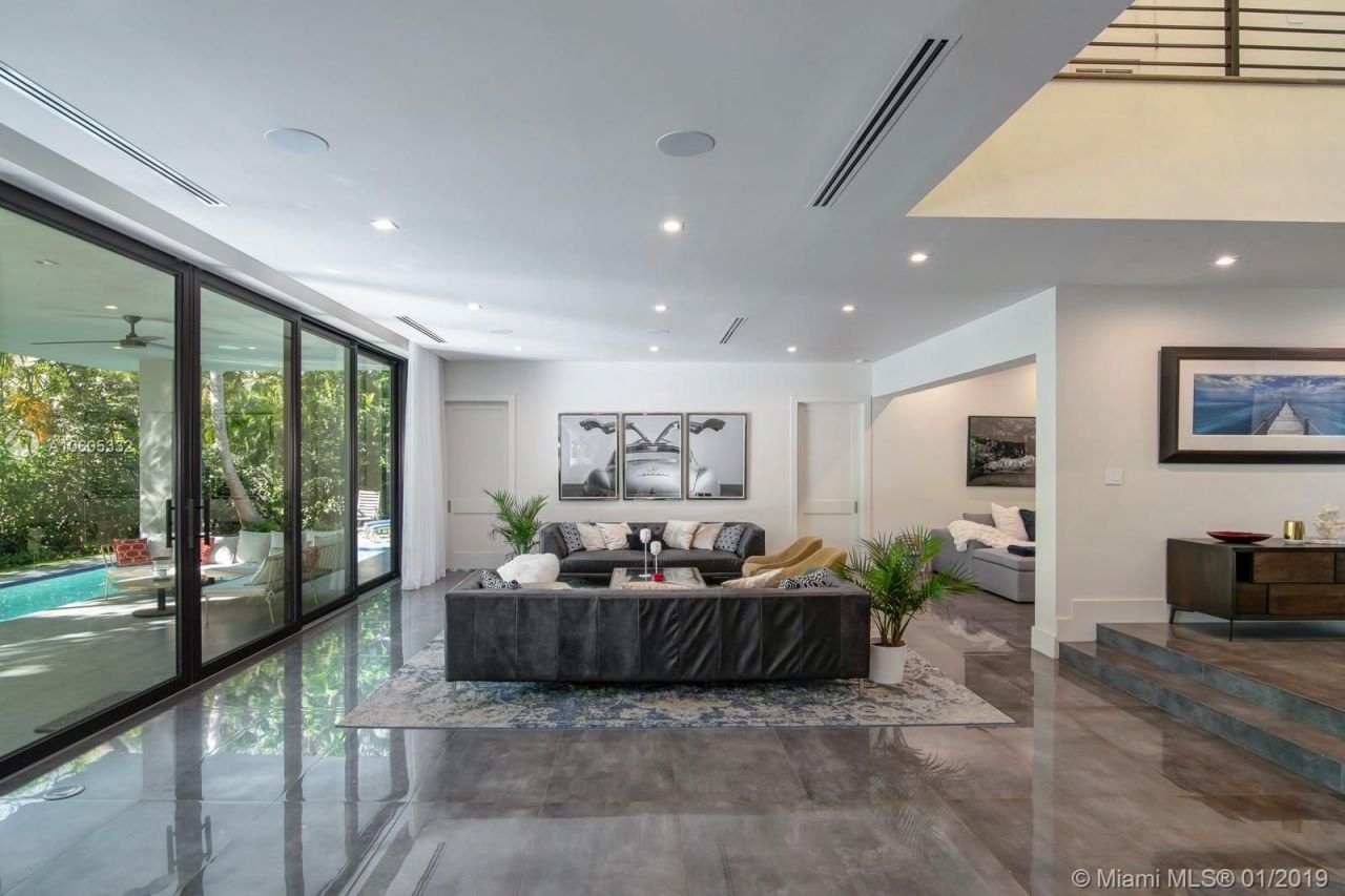 Villa en Miami, Estados Unidos, 600 m² - imagen 16