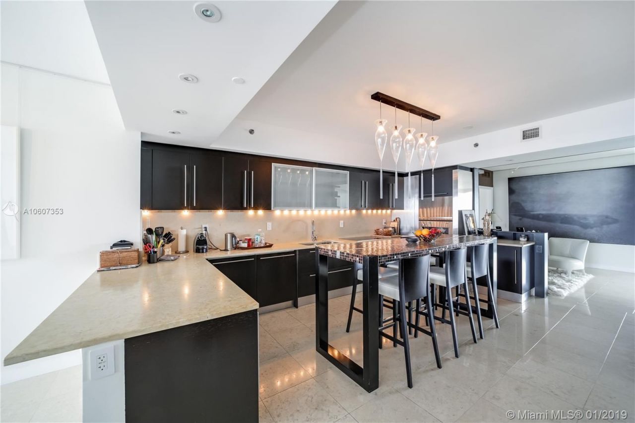 Piso en Miami, Estados Unidos, 350 m² - imagen 15