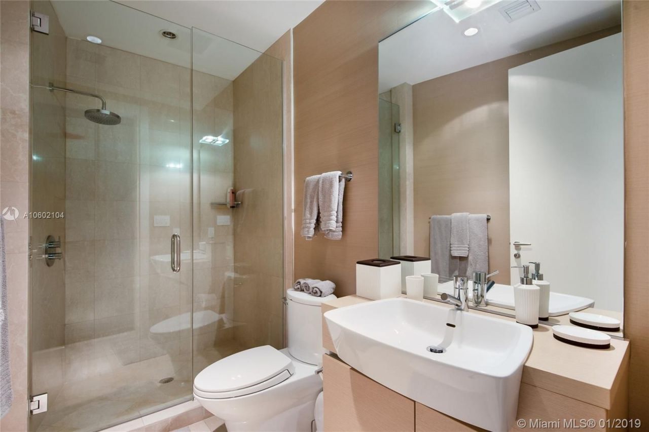 Piso en Miami, Estados Unidos, 230 m² - imagen 6