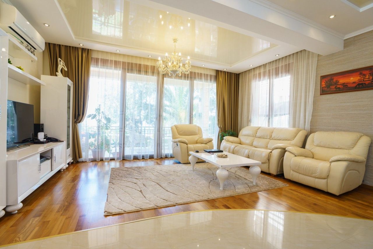 Villa Ratats, Montenegro, 240 m² - imagen 2