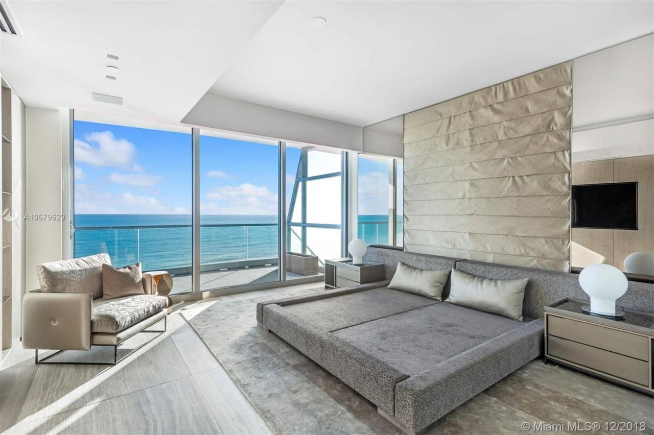 Flat in Miami, USA, 330 m² - picture 1