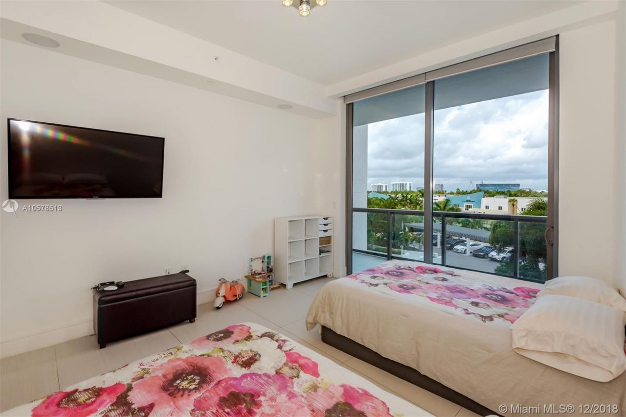 Flat in Miami, USA, 270 m² - picture 10