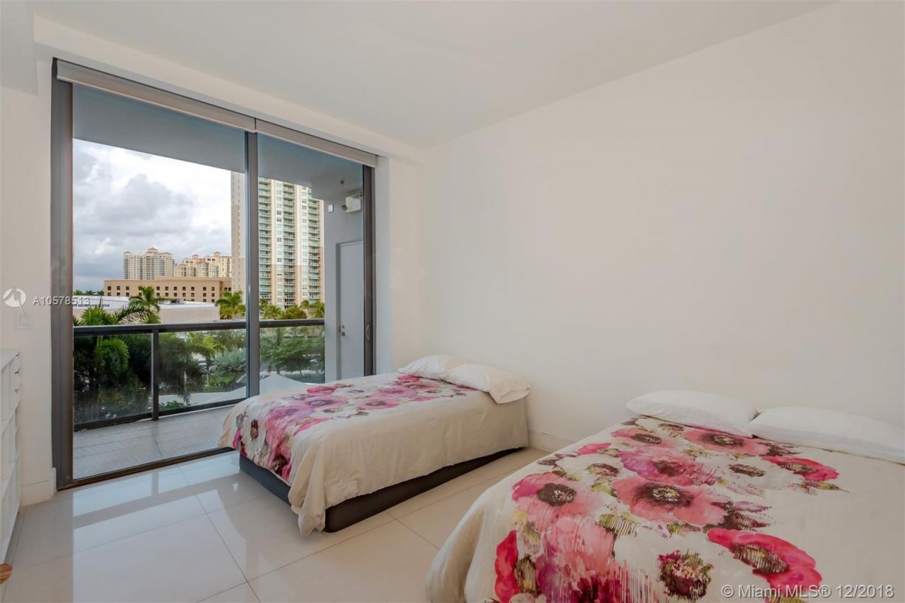 Flat in Miami, USA, 270 m² - picture 11