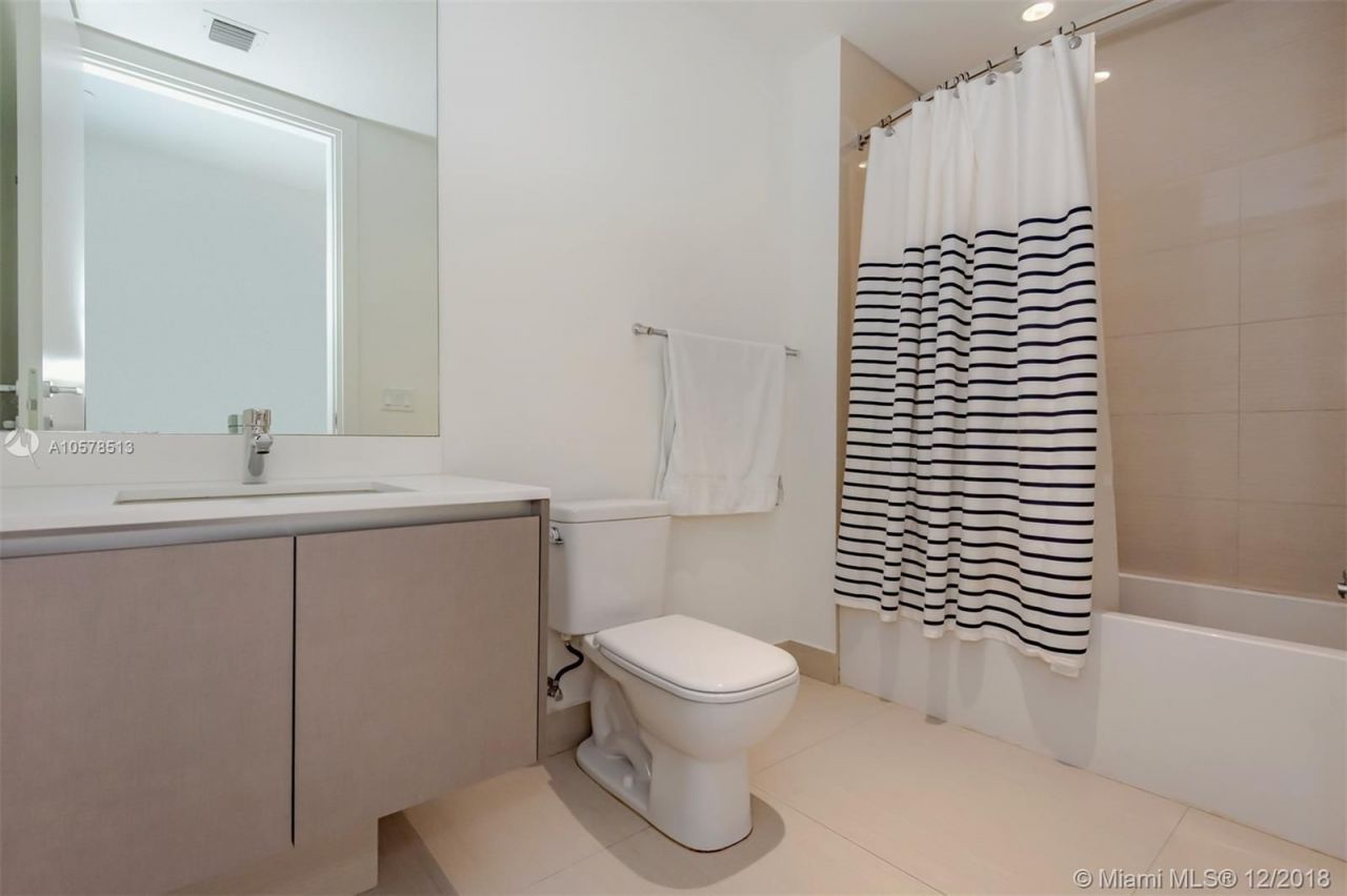 Flat in Miami, USA, 270 m² - picture 12