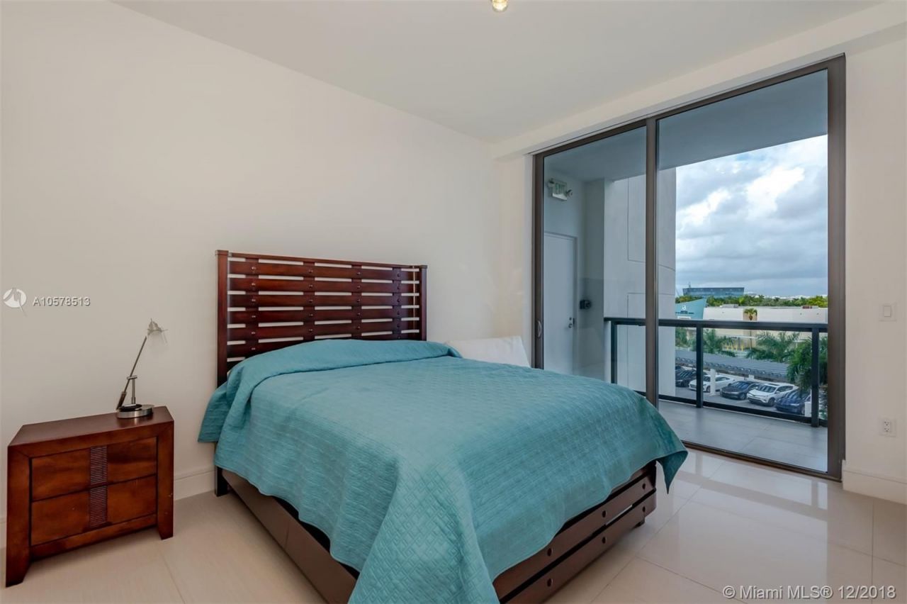 Flat in Miami, USA, 270 m² - picture 13