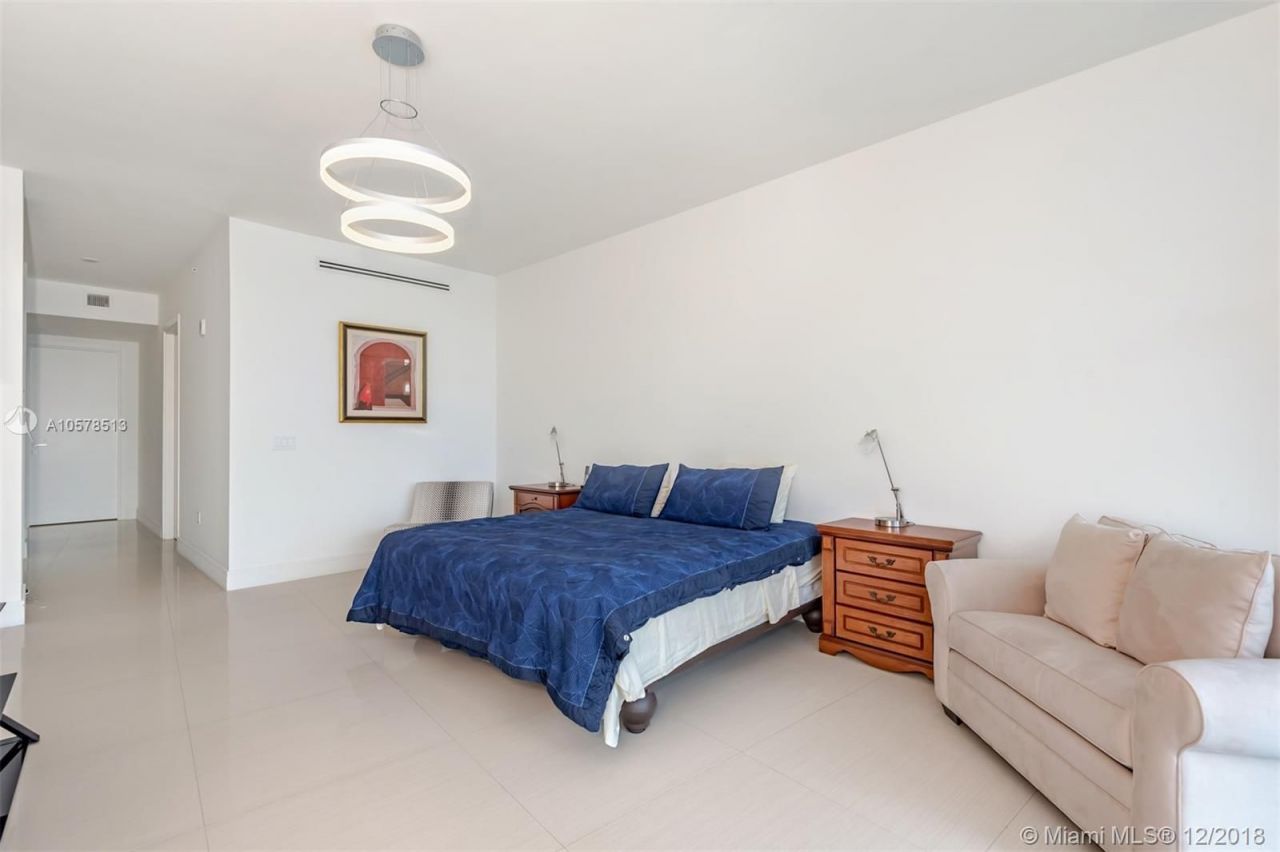 Flat in Miami, USA, 270 m² - picture 16